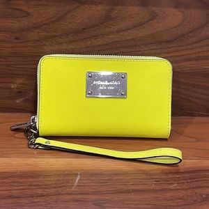 Michael Kors Wristlet Wallet